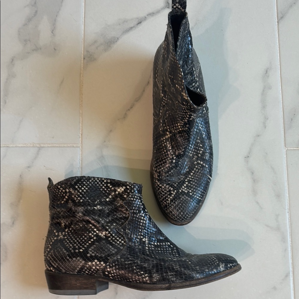 AGL Black and Gray Snake Print Ankle Boots
